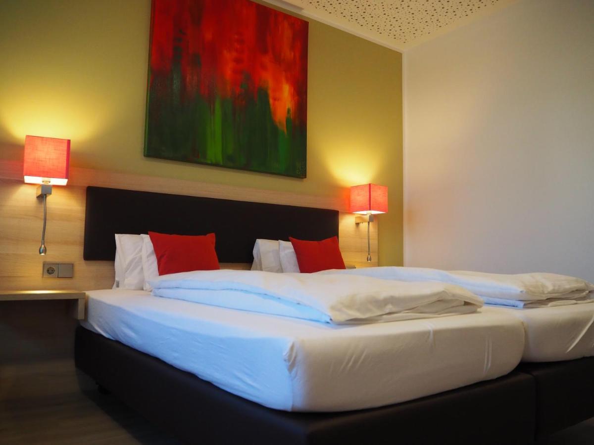Hotel „Zur Linde“ Ehingen  Exteriör bild