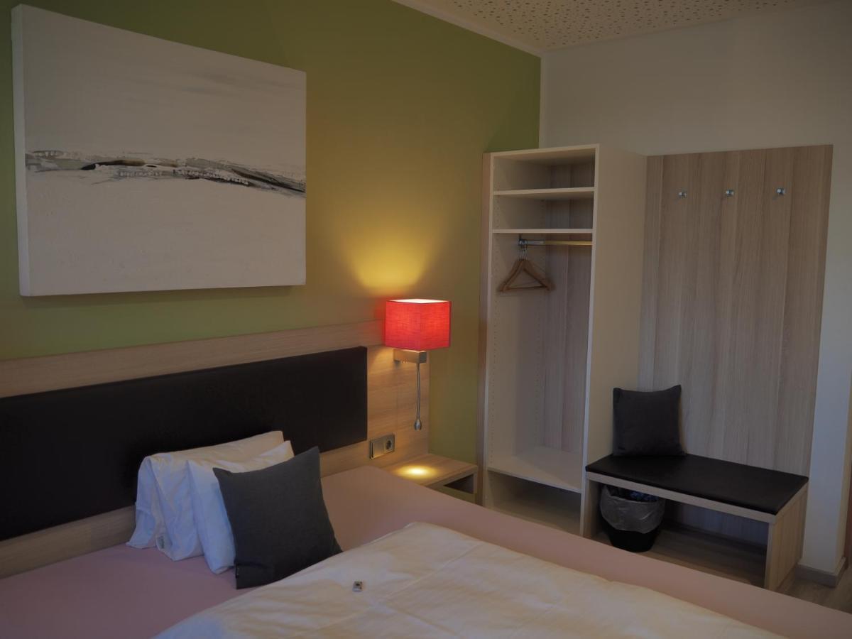 Hotel „Zur Linde“ Ehingen  Exteriör bild